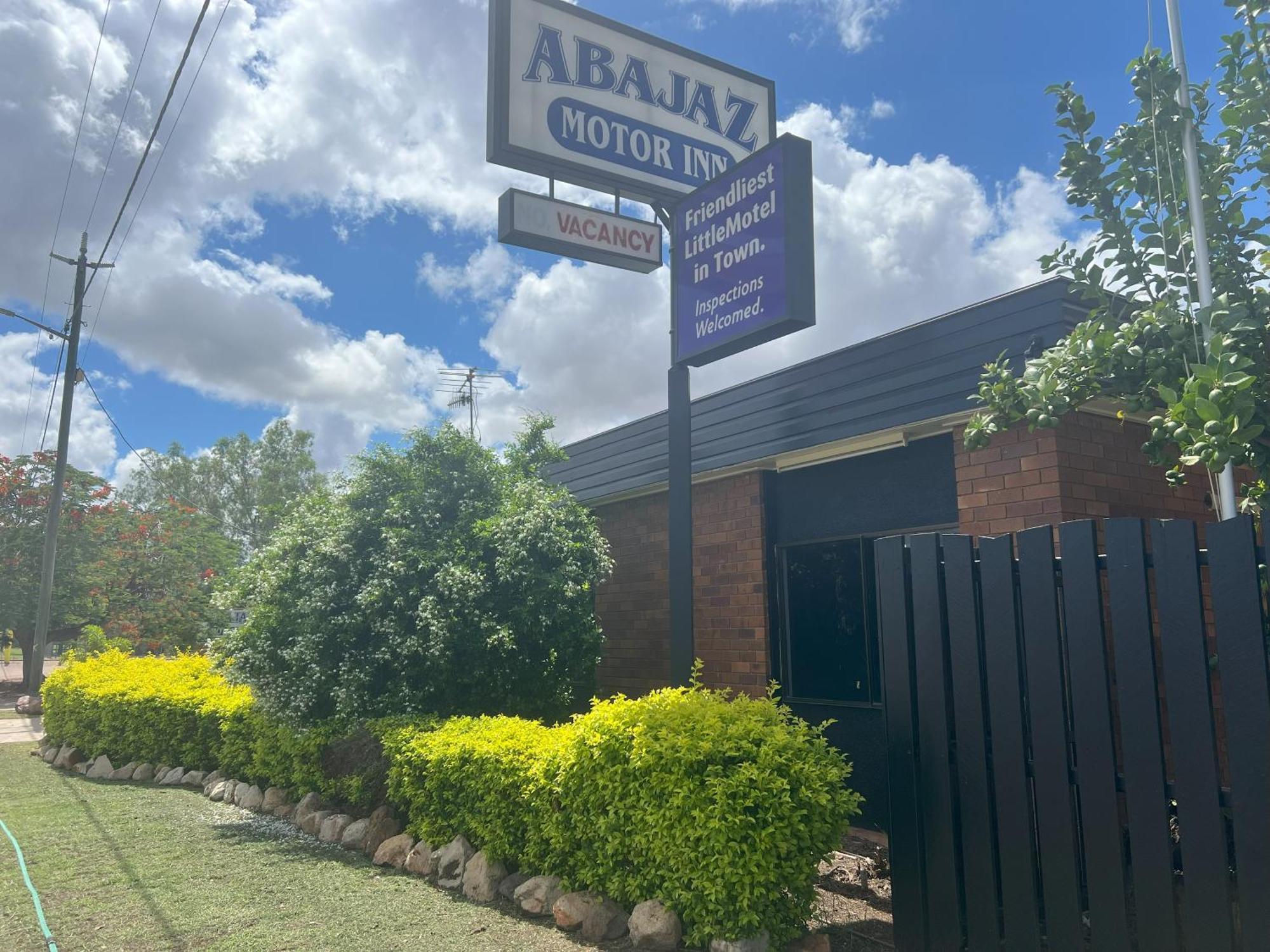Abajaz Motel-Central-King Bed-Shaded Parking ロングリーチ エクステリア 写真