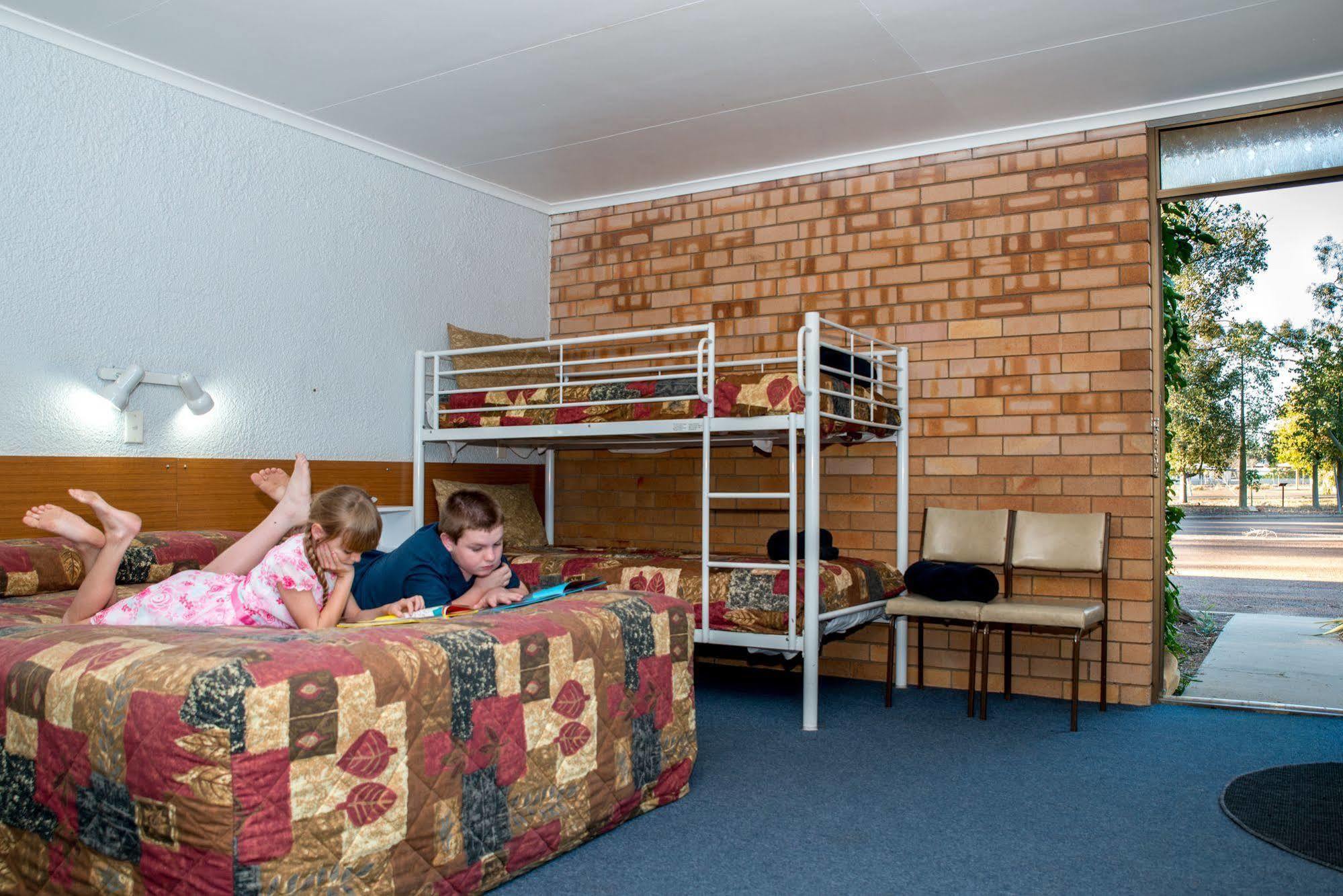 Abajaz Motel-Central-King Bed-Shaded Parking ロングリーチ エクステリア 写真
