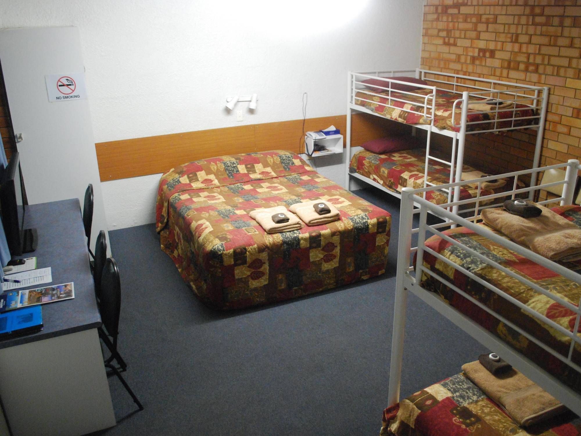 Abajaz Motel-Central-King Bed-Shaded Parking ロングリーチ エクステリア 写真